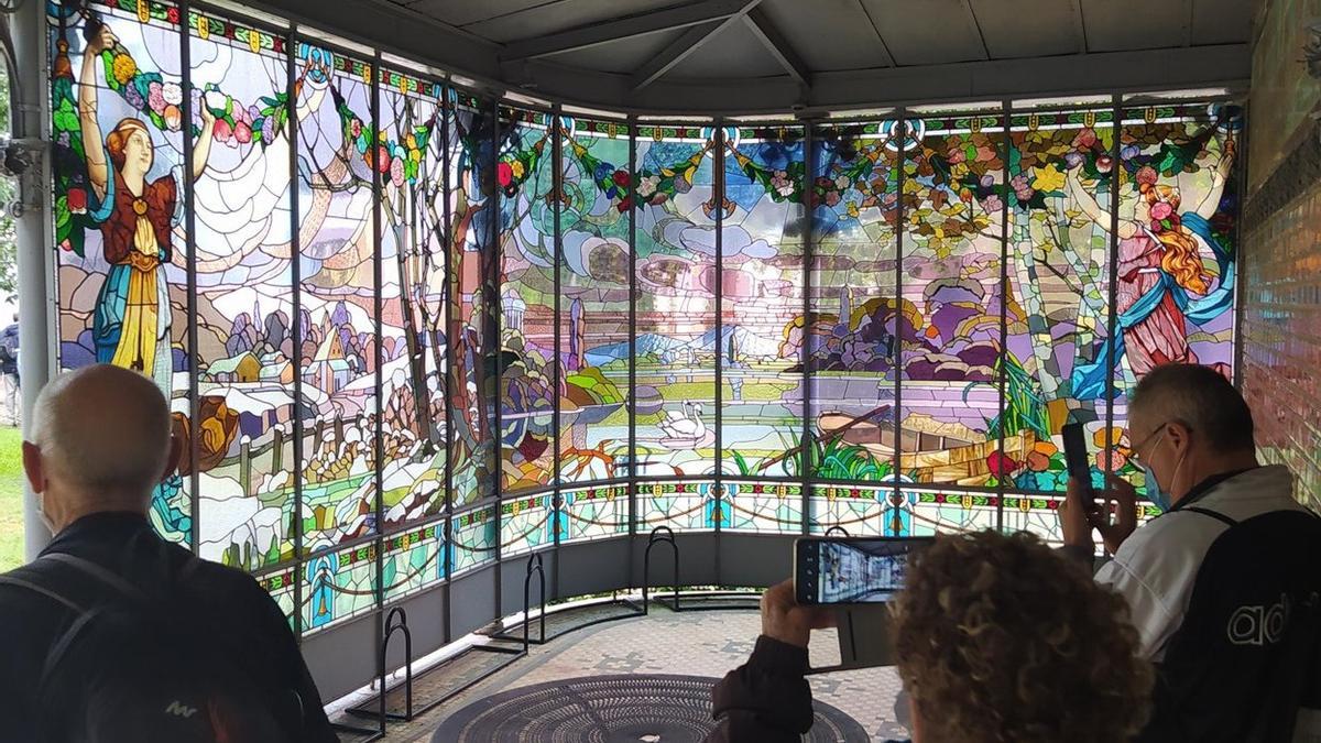 Visitantes durante una jornada de puertas abiertas del Parque de Bertiz.