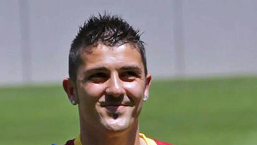 &quot;Me voy a dejar la vida por este club&quot;, dice Villa ante 25.000 fans