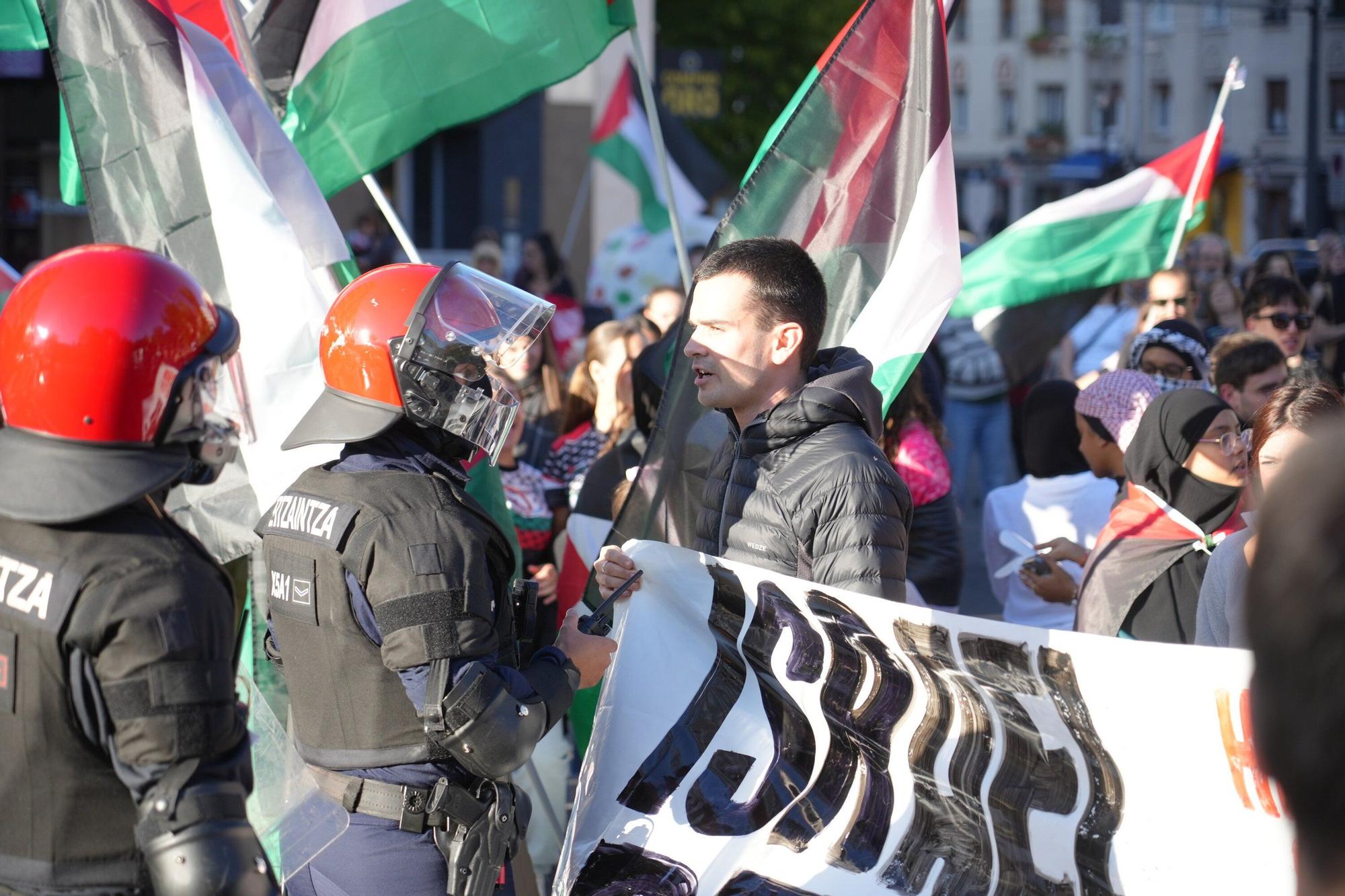 Manifestación en favor del pueblo de Gaza en Vitoria