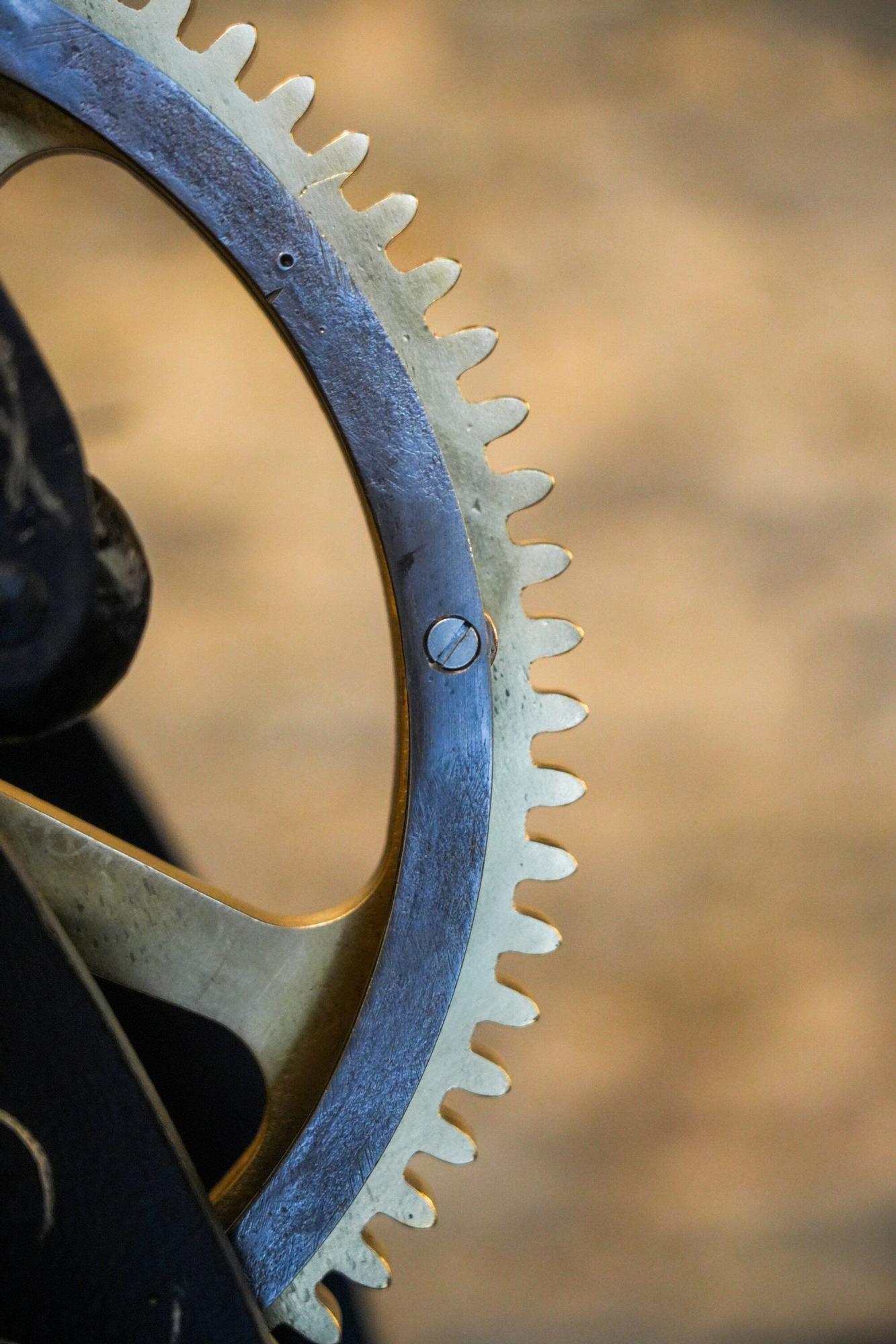 En imágenes: Exposición de la maquinaria del reloj de la torre de San Miguel