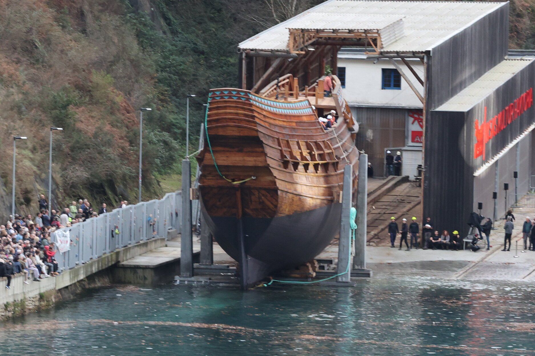 Espectacular botadura de la nao San Juan
