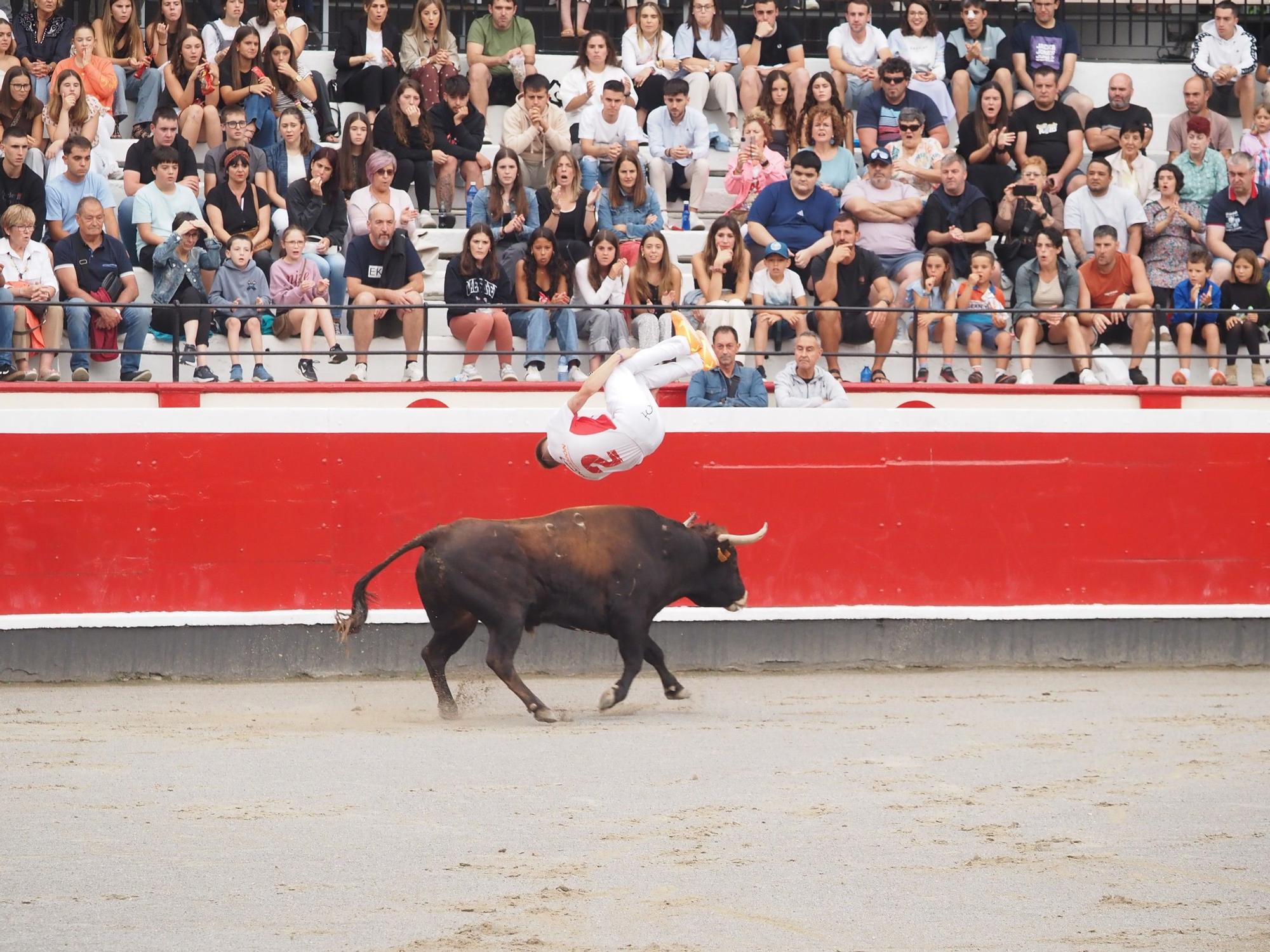 El extremeño Israel Pérez 'Ruso' se estrena con victoria en el Campeonato de Recortadores de Azpeitia