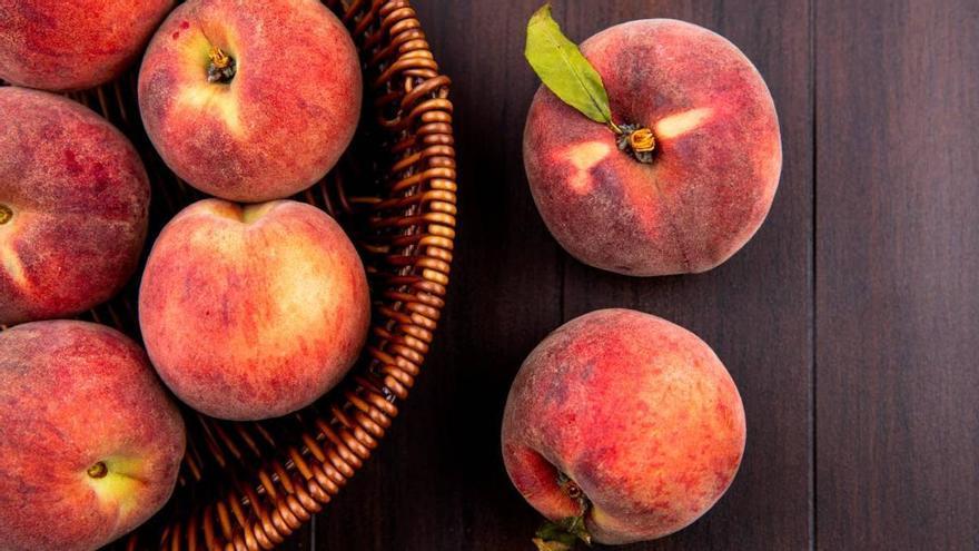 Comer el melocotón con piel, ¿sí o no? La nutricionista Boticaria García responde