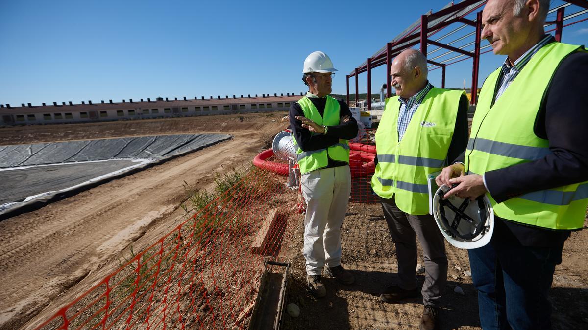 El consejero de Desarrollo Rural y Medio Ambiente, José Mari Aierdi, en un momento de la visita.