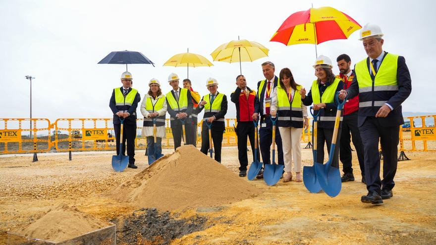 En imágenes: Colocación de la primera piedra del nuevo hangar de mantenimiento de DHL Express