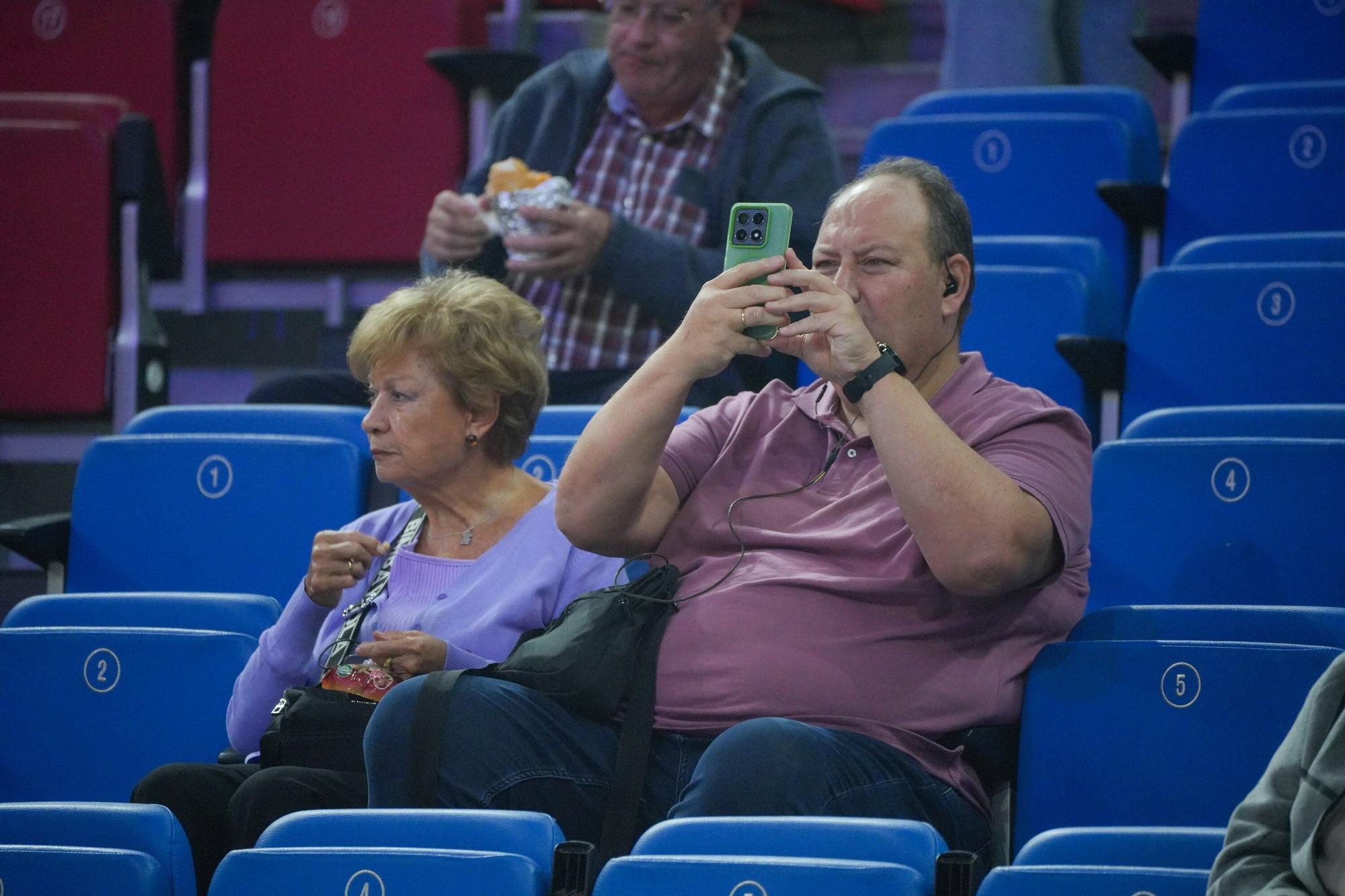 En imágenes: Ambientazo en el Baskonia-Partizan (¡Búscate en las fotos!)