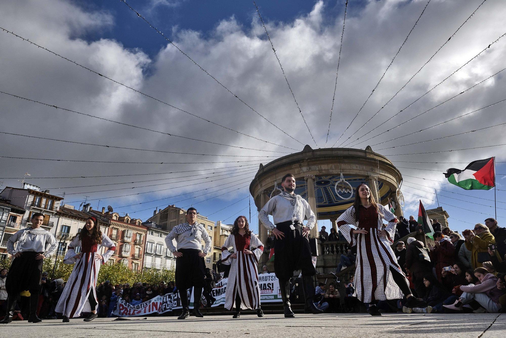 En fotos | Iruña reclama la "ruptura de relaciones con Israel"