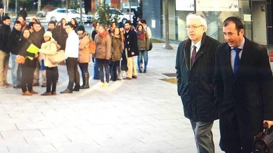 El exedil de Seguridad Ciudadana, Ignacio Polo, a su llegada a la Audiencia acompañado por Eduardo Ruiz de Erenchun.