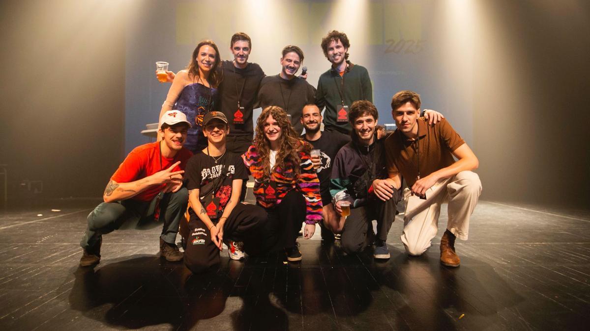 Los galardonados en el concurso Rockein 2025 posando tras la gala