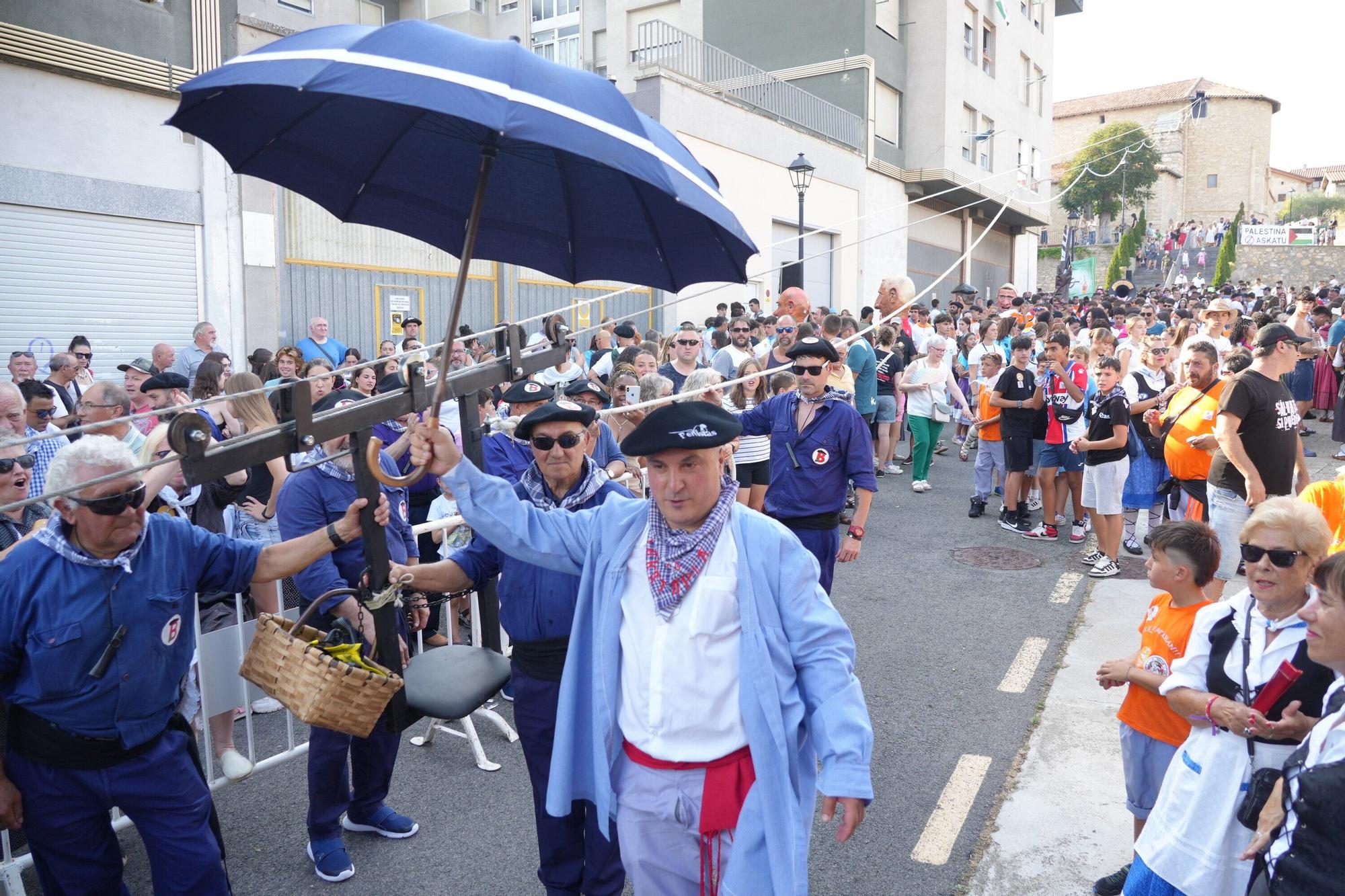 En imágenes: El Brujo abre las fiestas de Nanclares de la Oca