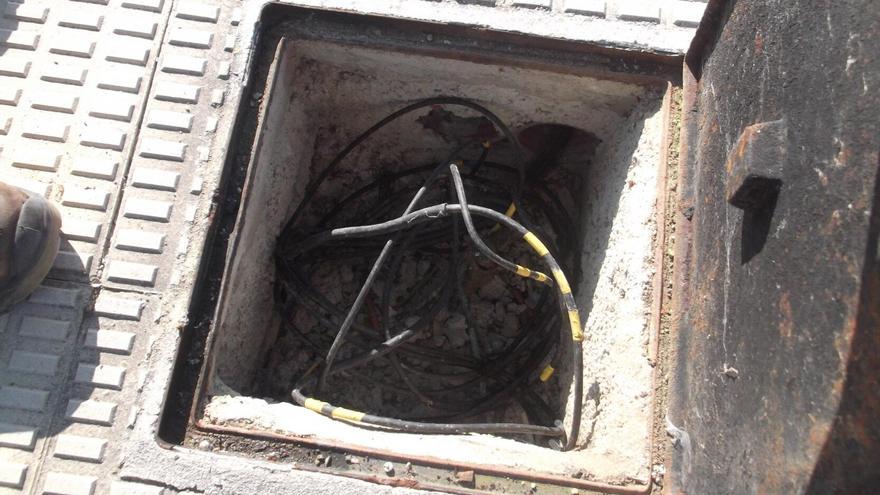 Sorprendidos robando cableado del alumbrado público en Lakua