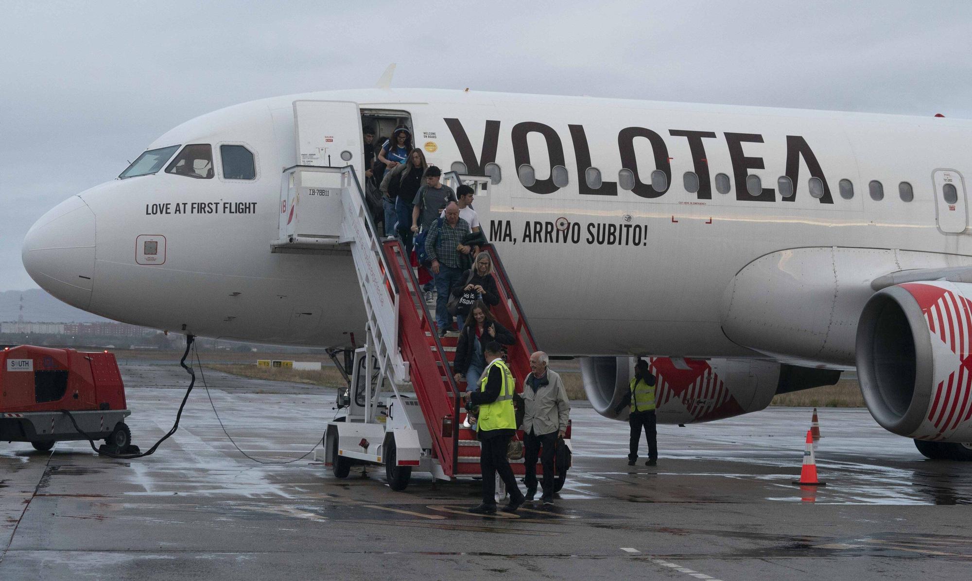 En imágenes: Foronda estrena los vuelos regulares a Barcelona y Madrid