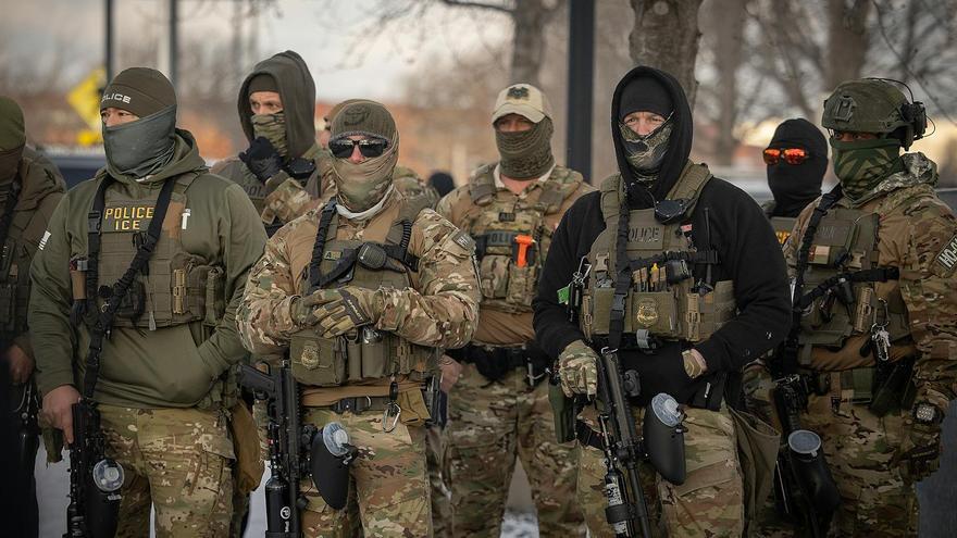 El "zar de la frontera" de Trump retira 700 agentes migratorios de Mineápolis