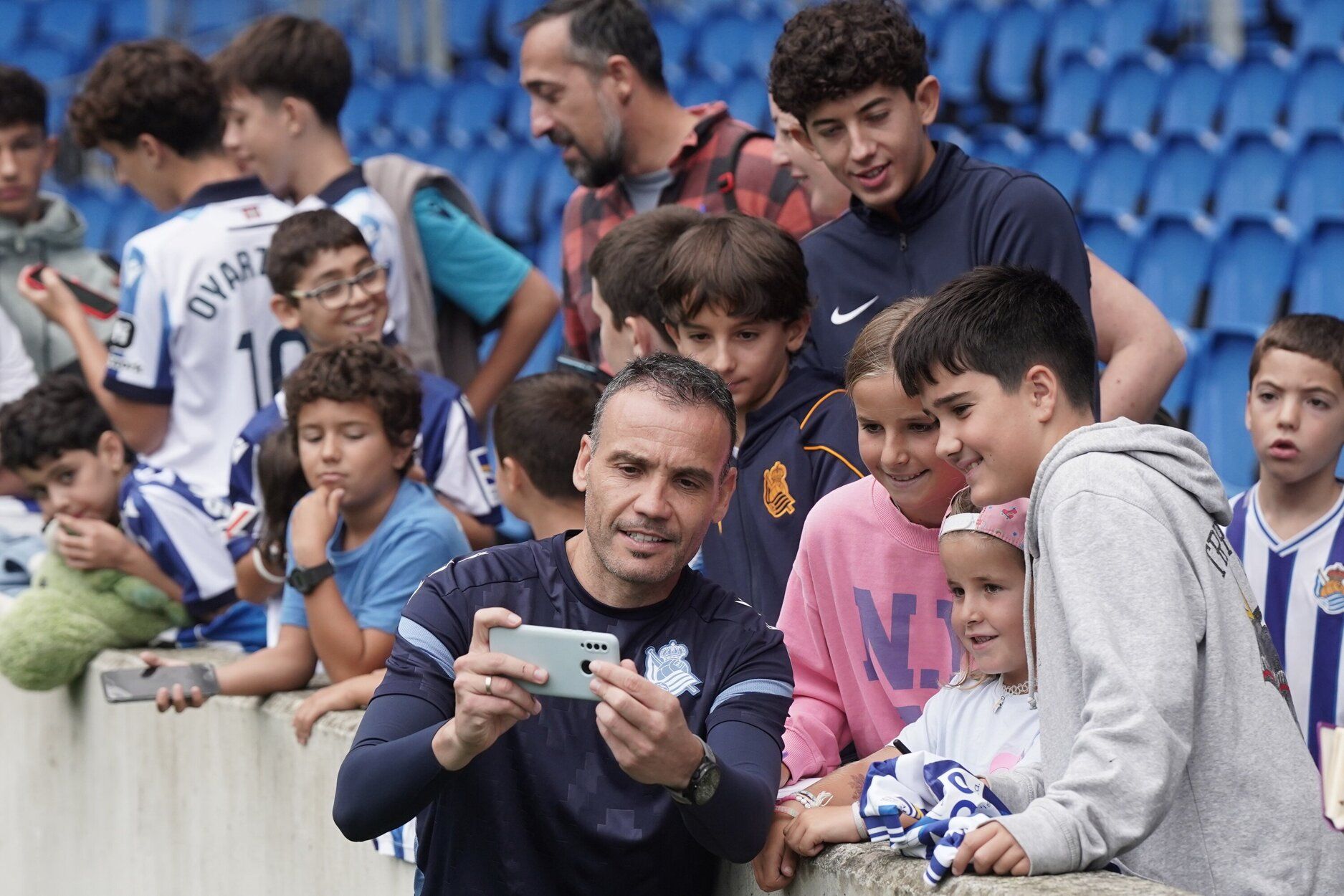 El entrenamiento de la Real a puerta abierta en Anoeta, en imágenes