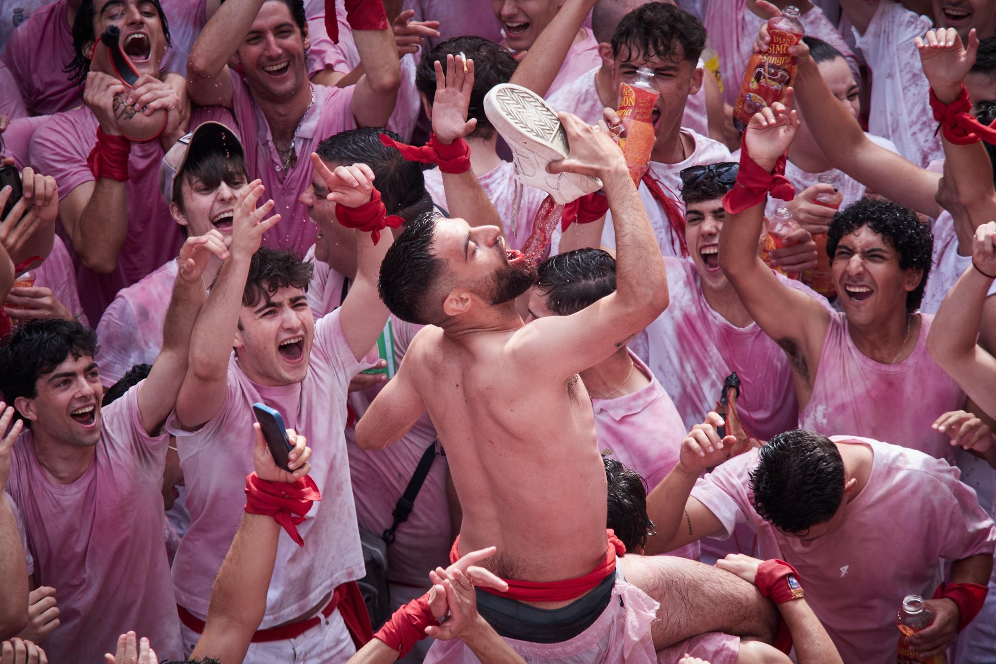 Fotos del  Chupinazo de San Fermín 2025 en Pamplona: ¡La fiesta más internacional se enciende con un grito solidario por Palestina!