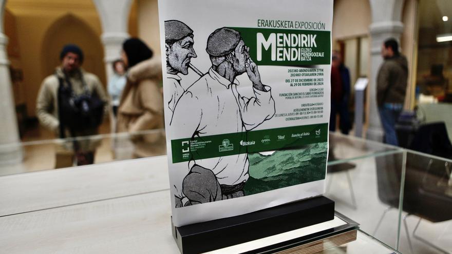 En imágenes: Presentación de la exposición ‘Mendirik Mendi.Euzko Mendigoizale Batza’ en Vitoria
