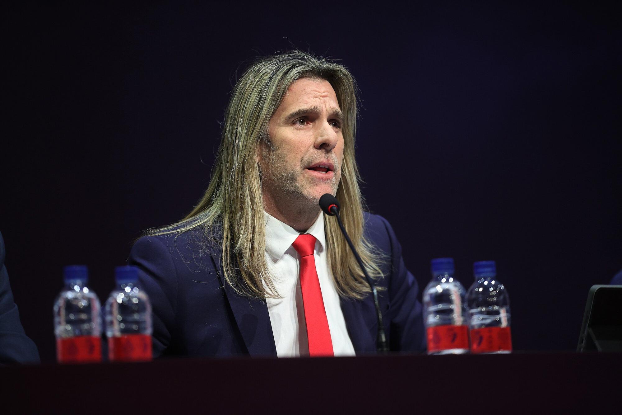 Fotos de la Asamblea de socios de Osasuna en Baluarte