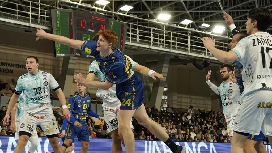 El Bidasoa por fin gobierna y gana en León al Ademar