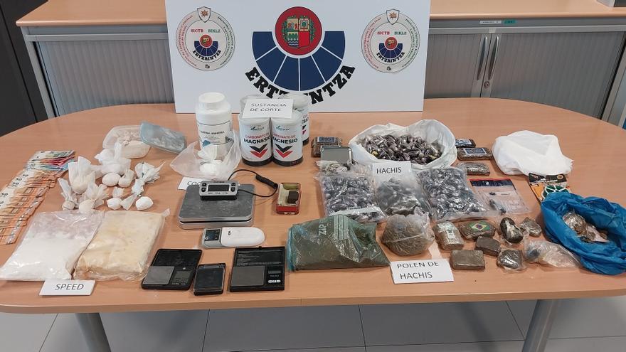 Desmantelan un narcopiso con laboratorio y punto de venta en Bolueta: hay dos detenidos