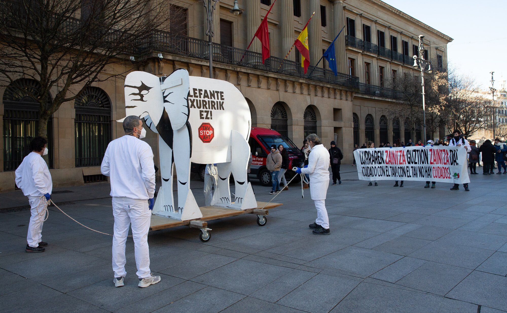 Manifestación en Pamplona contra el TAV y por un tren social