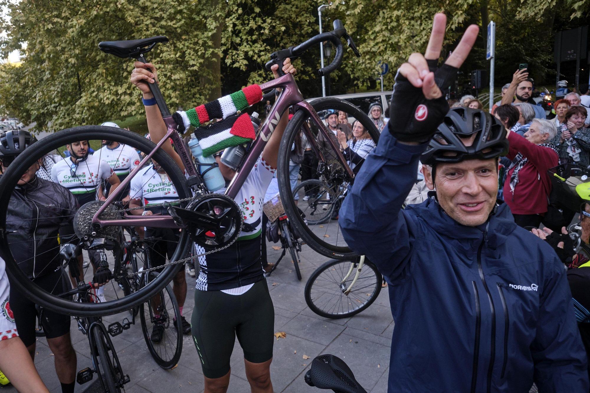 'Cycling for Gaza': un centenar de ciclistas palestinos llegan a Pamplona