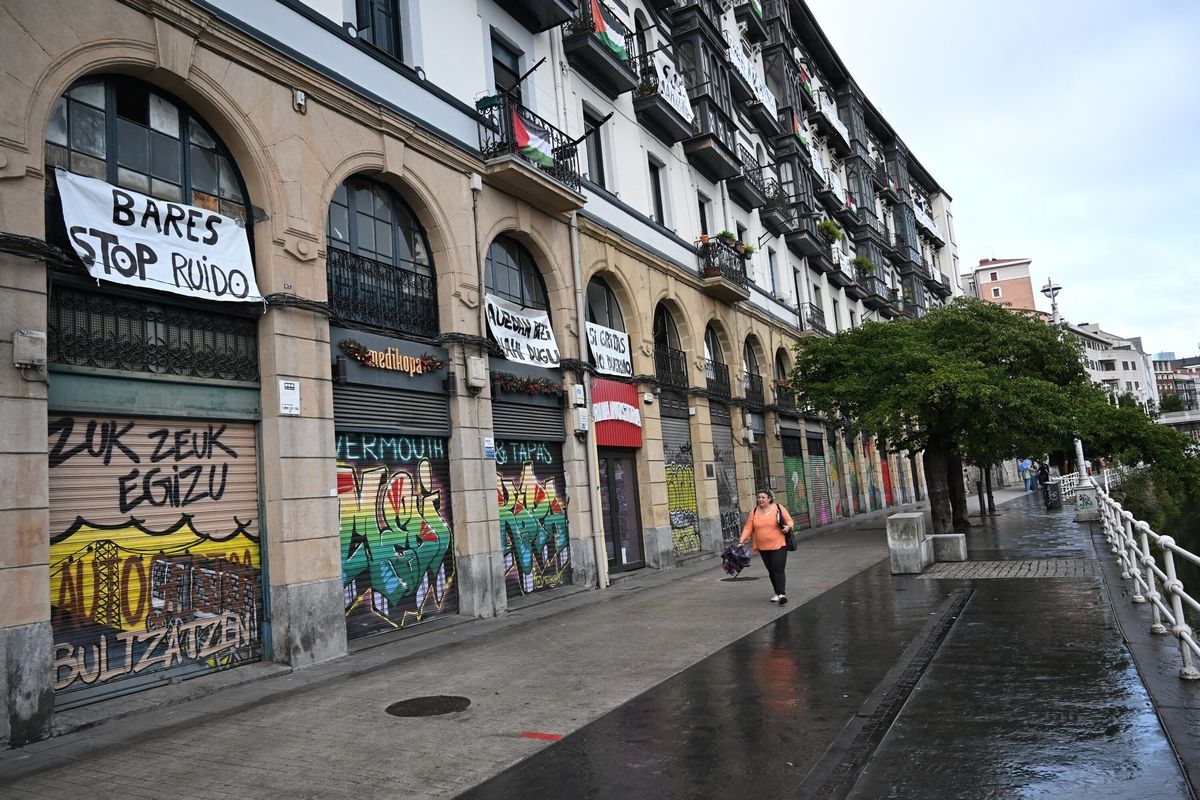 Vecinos de Marzana reivindican su derecho a descansar frente al ruido de terrazas y bares