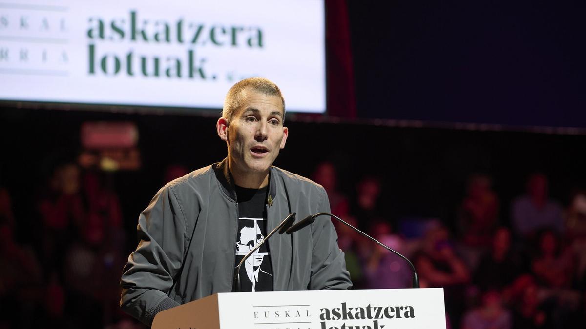 Arkaitz Rodríguez. | &quot;Pongo en duda es la legitimidad de Rodríguez para ser tan expresivo contra el fascismo si convive (cuando no recibe indicaciones) con fascistas en Sortu&quot;.