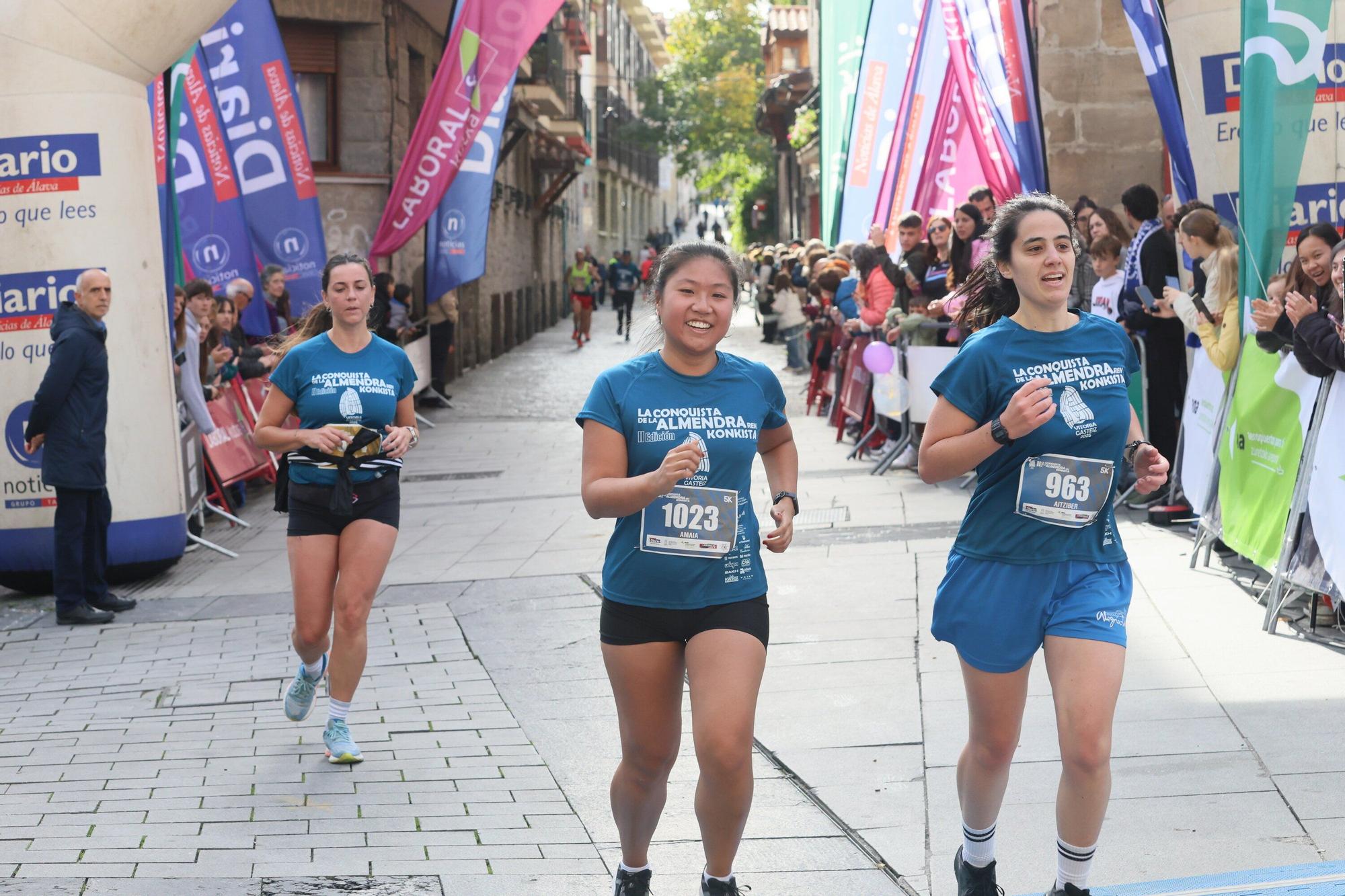 En imágenes: Miles de personas participan en La Conquista de la Almendra
