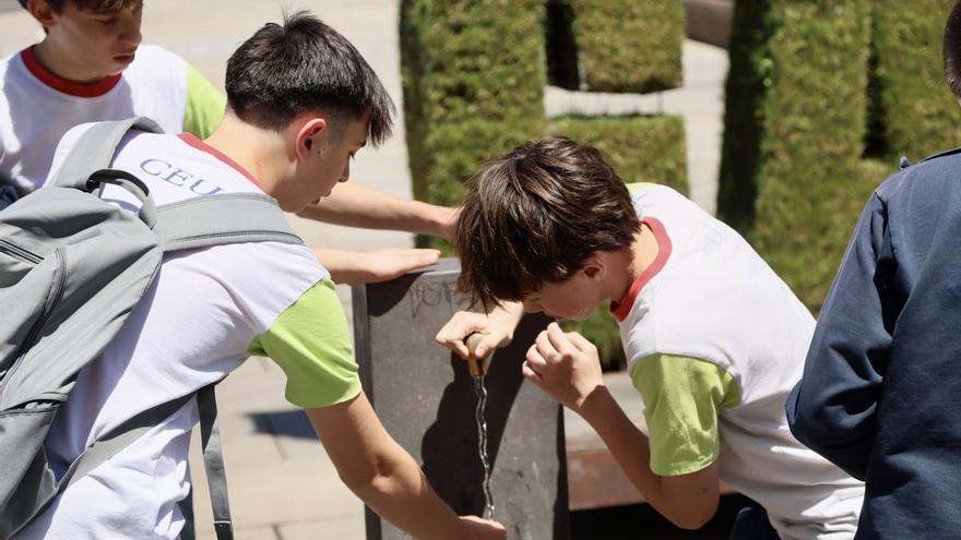 Vitoria activa el plan de calor y sus 29 refugios climáticos ante la alerta por altas temperaturas