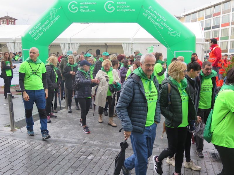 La marcha contra el cáncer de Urretxu y Zumarraga, en imágenes