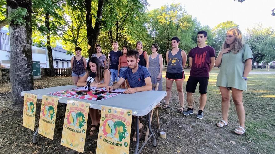 Baztandarren Biltzarra elkarteak dena prest du igandeko bestarako