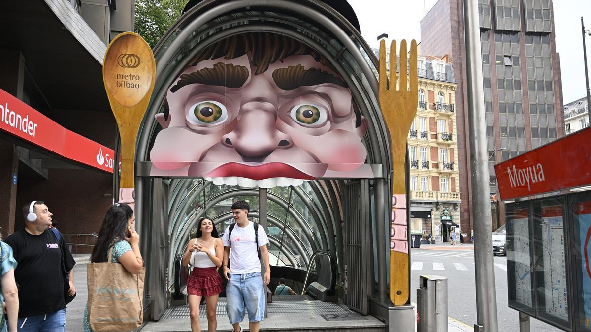 Uno de los fosteritos de Gargantúa en la plaza Moyúa