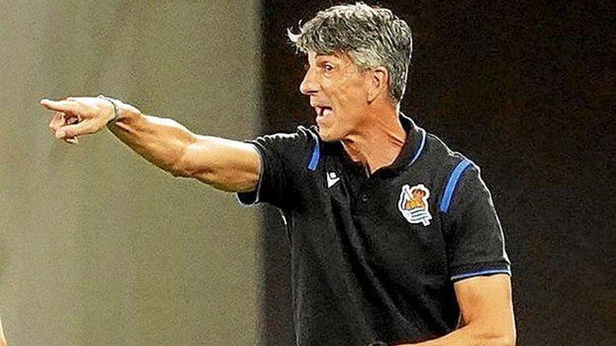 Imanol da instrucciones a sus futbolistas durante el partido del sábado en Anoeta. Foto: Real Sociedad