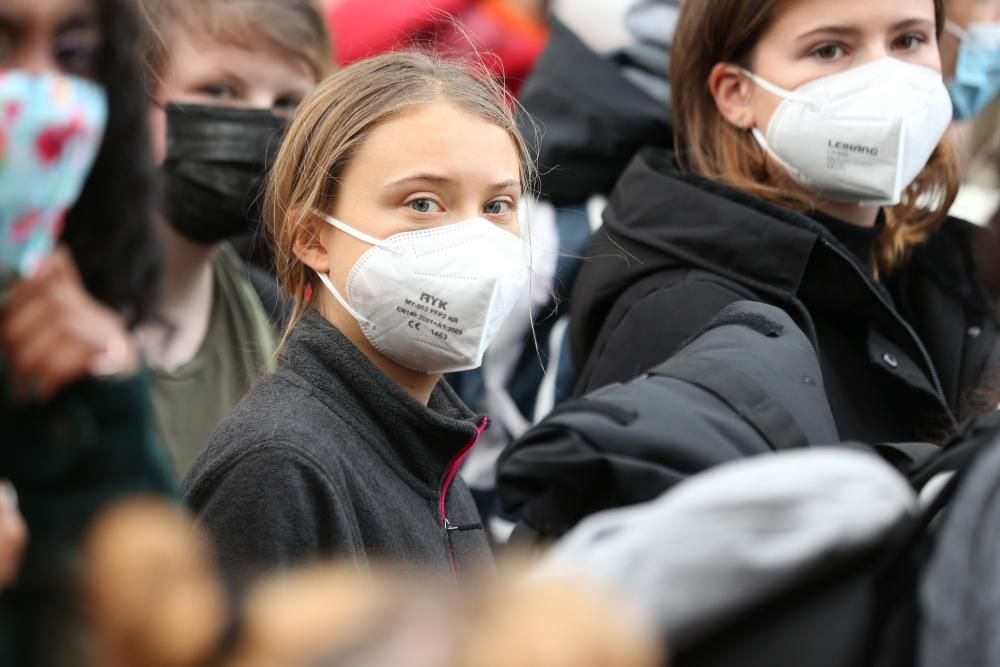 Miles de jóvenes se manifiestan por el clima en Glasgow