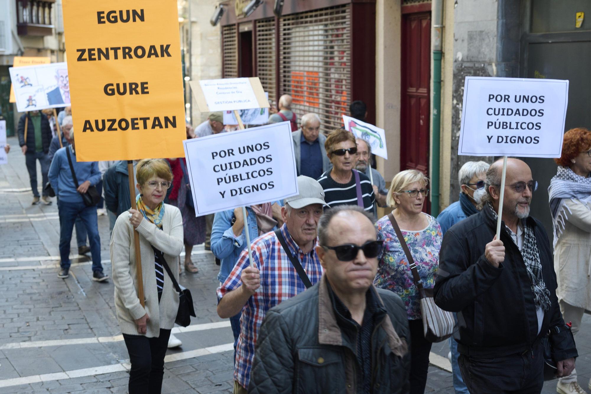 Manifestación en Pamplona de la plataforma 'Mayores frente a la crisis'