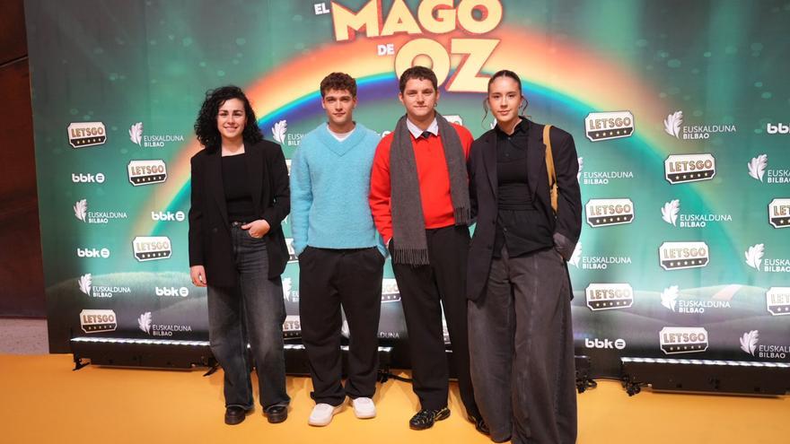 Una alfombra amarilla voladora en Euskalduna Bilbao