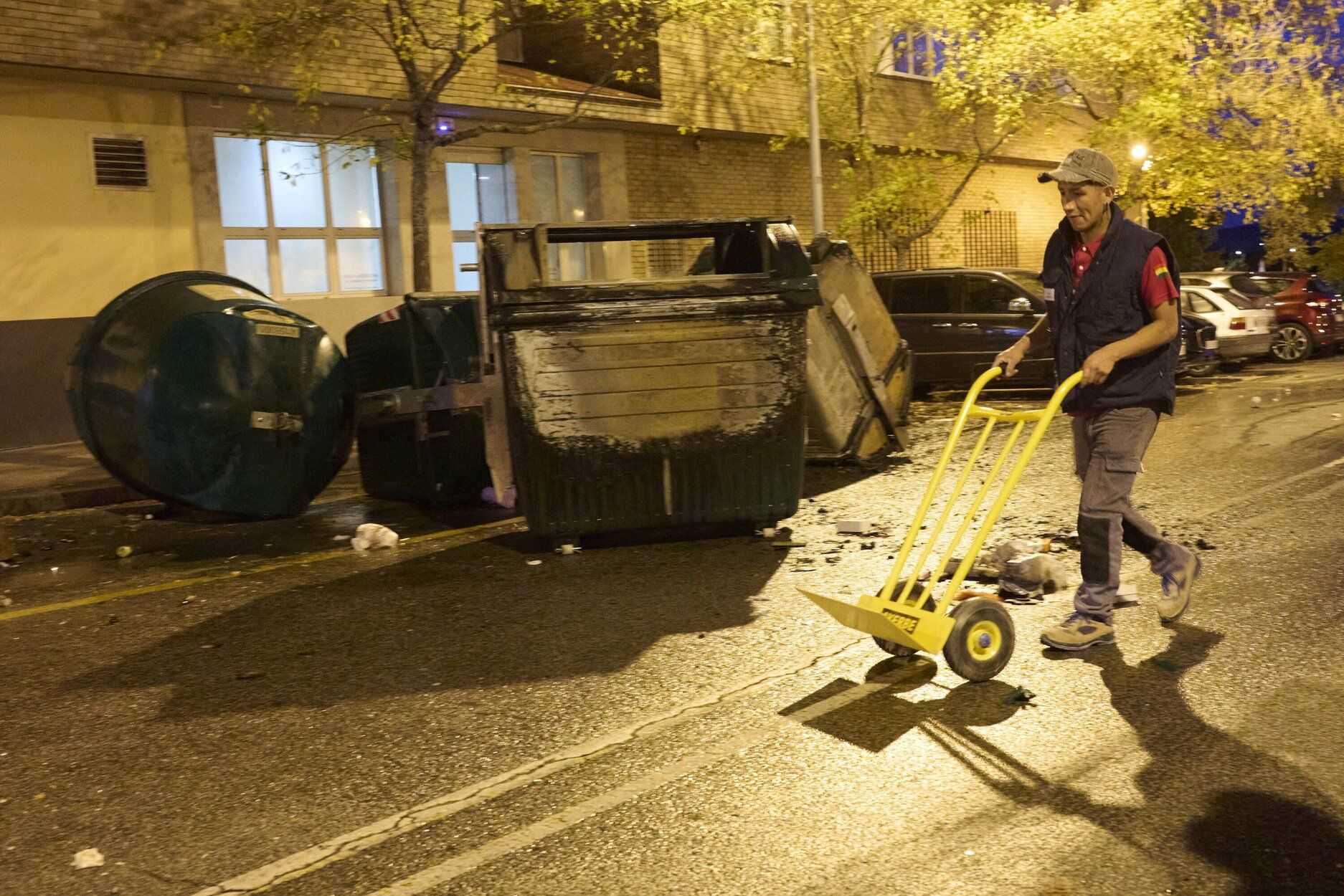 En imágenes | Altercados en la Universidad de Navarra tras la suspensión de un acto de Vito Quiles