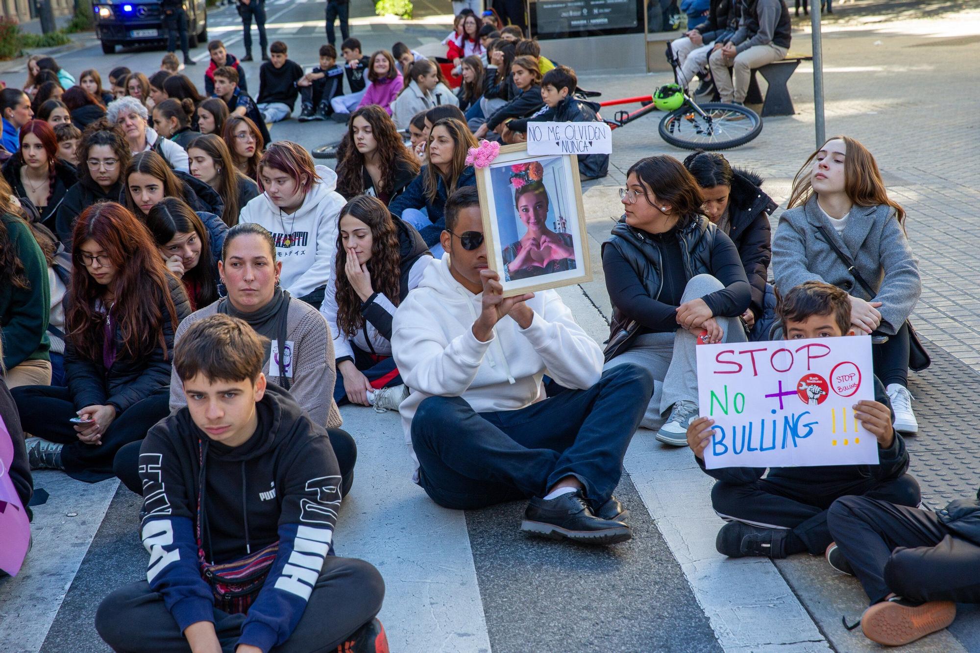 Protesta estudiantil en Pamplona por la muerte de la joven Sandra Peña