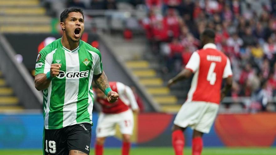 Cucho Hernández mantiene vivo al Betis, próximo rival de Osasuna en Liga