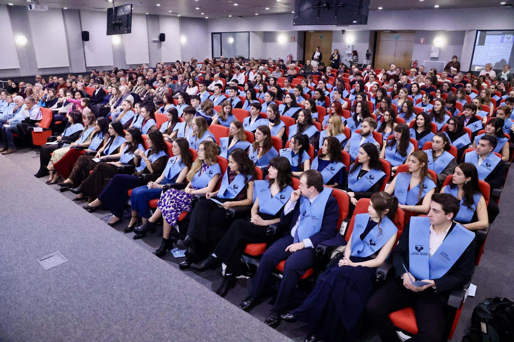 En imágenes: Graduación de alumnos de la Facultad de Letras