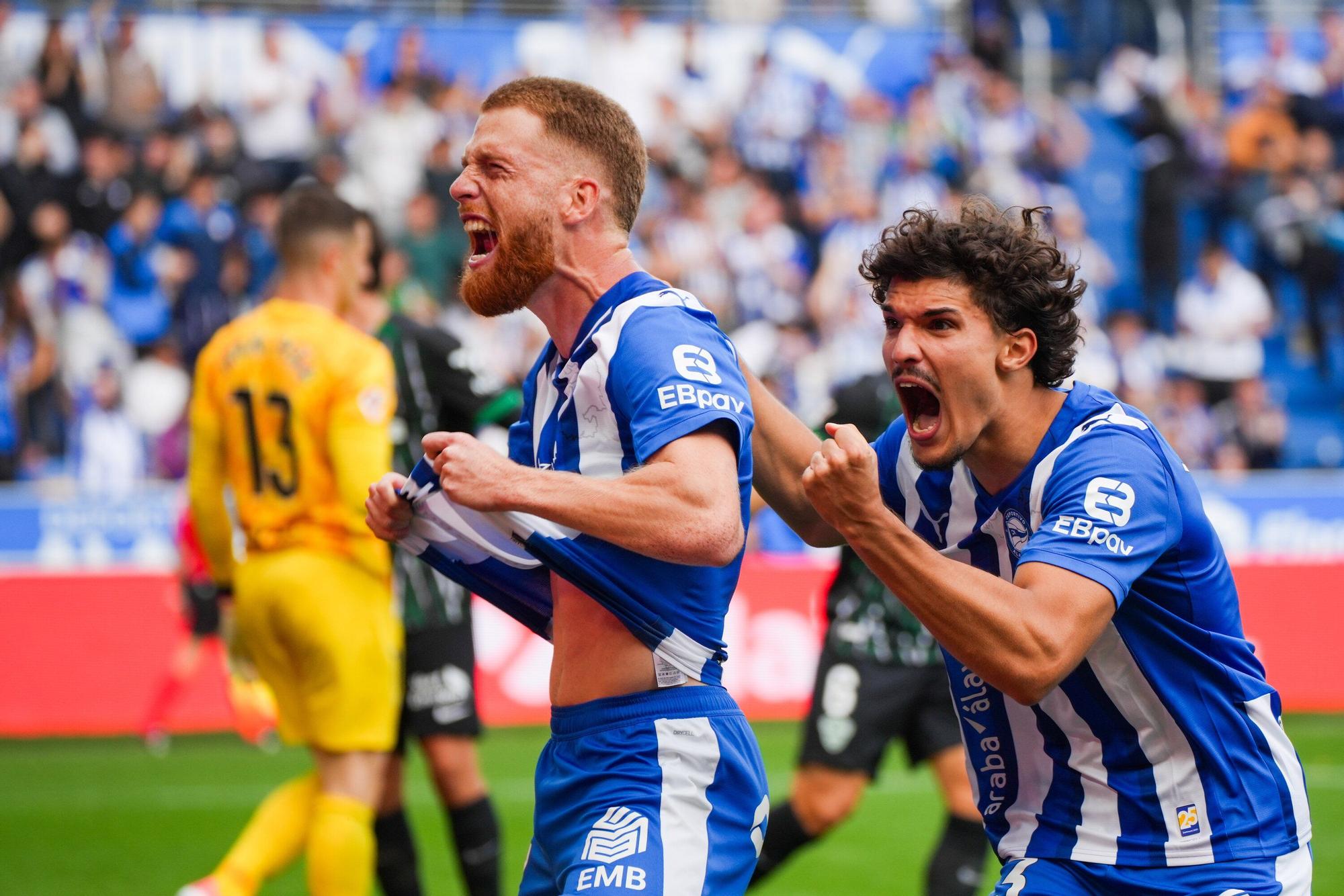 En Imágenes: El Alavés se impone al Elche