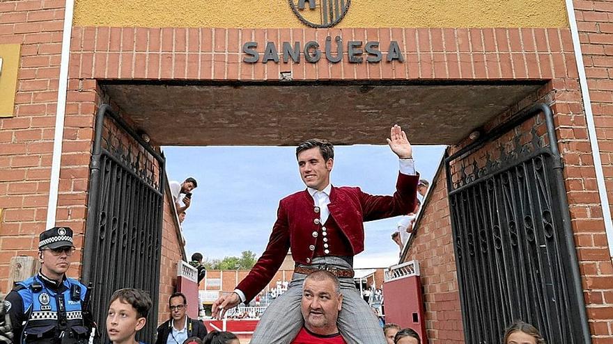 Tres orejas para Guillermo y una para Francisco Expósito