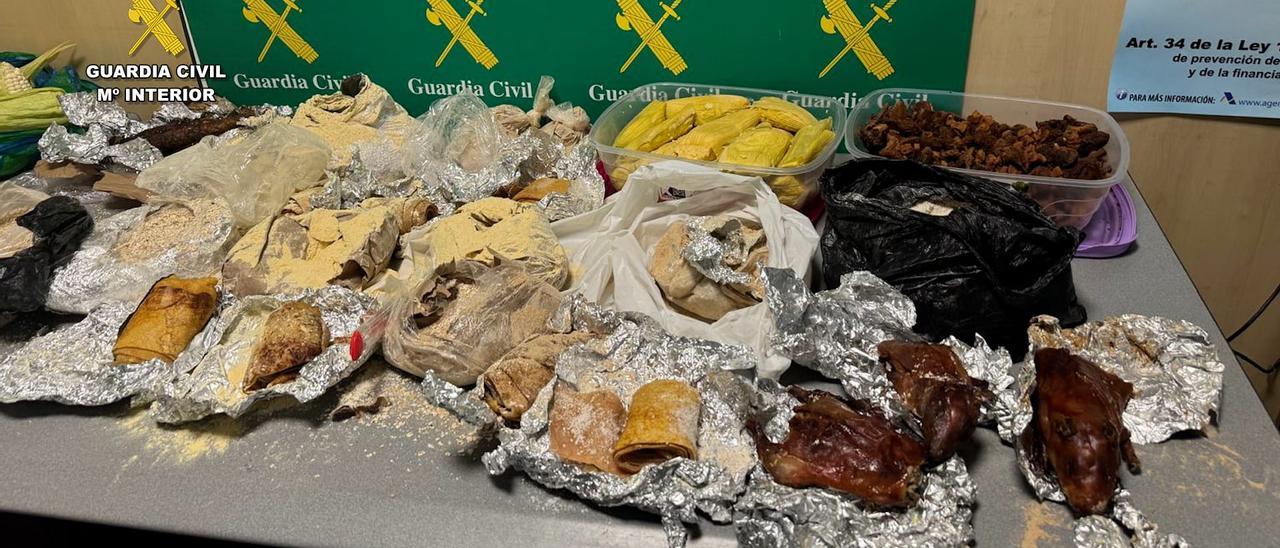 Interceptados más de 30 kilos de alimentos prohibidos y cientos de fármacos en el Aeropuerto de Noáin