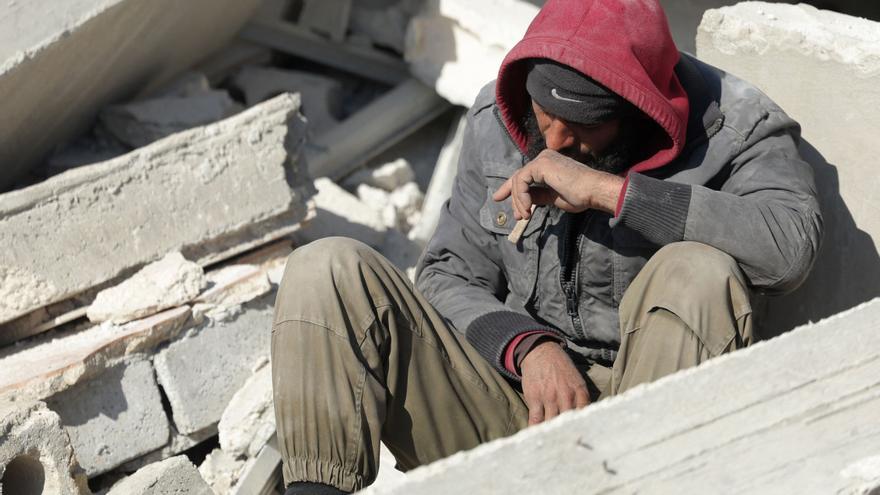 Las labores de rescate avanzan en Siria con poca ayuda del exterior