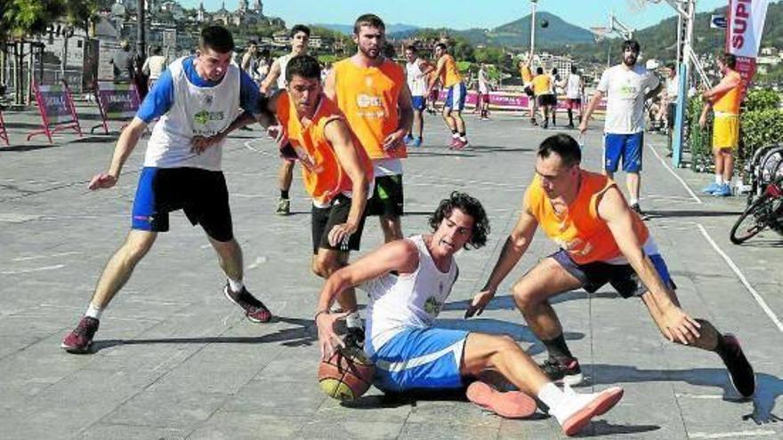 Alderdi Eder se vuelve a transformar en una cancha de baloncesto