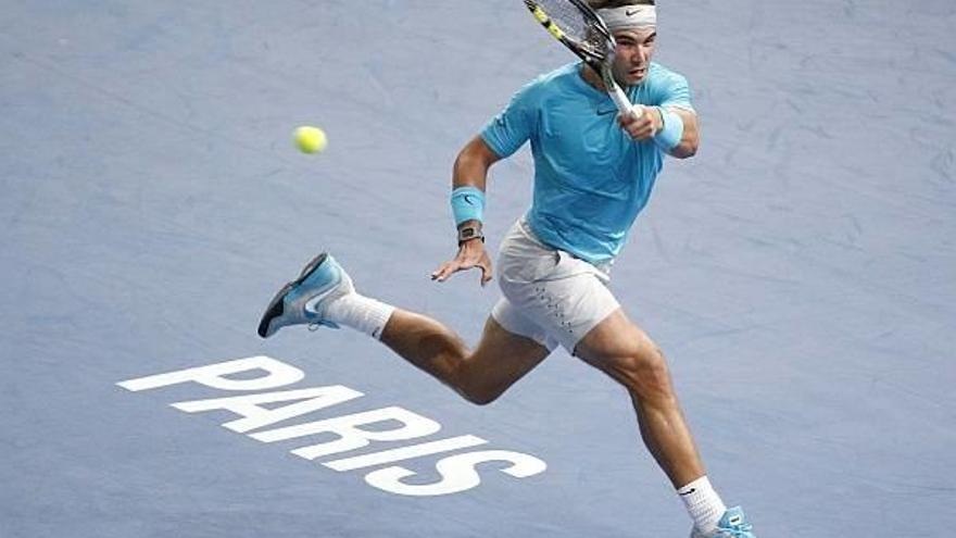 Nadal camina con paso firme y en progresión