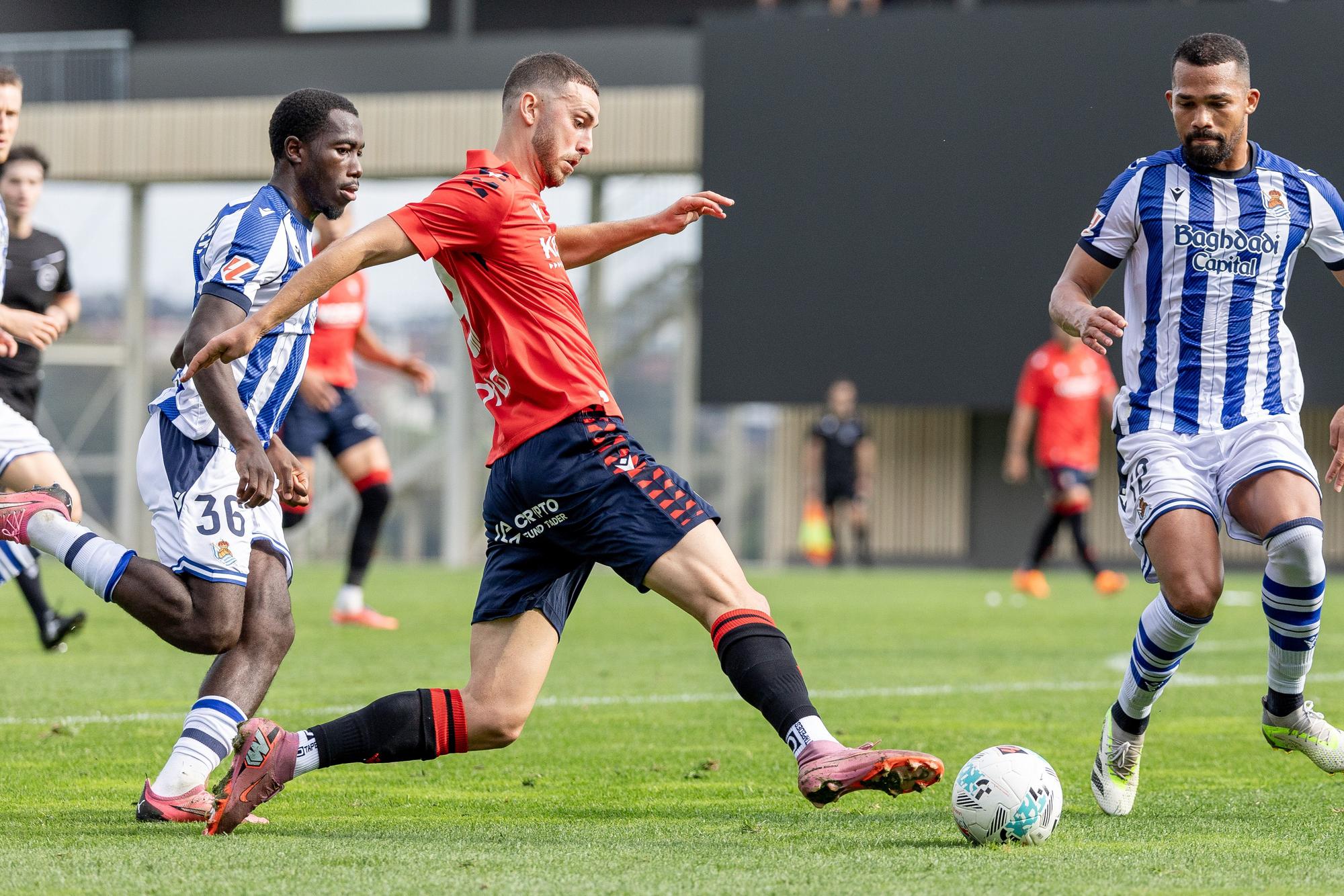Fotos del partido amistoso entre Osasuna y Real Sociedad
