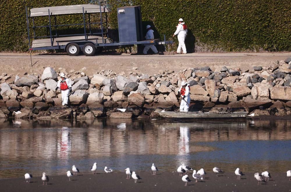 Vertido de crudo en las costas de California