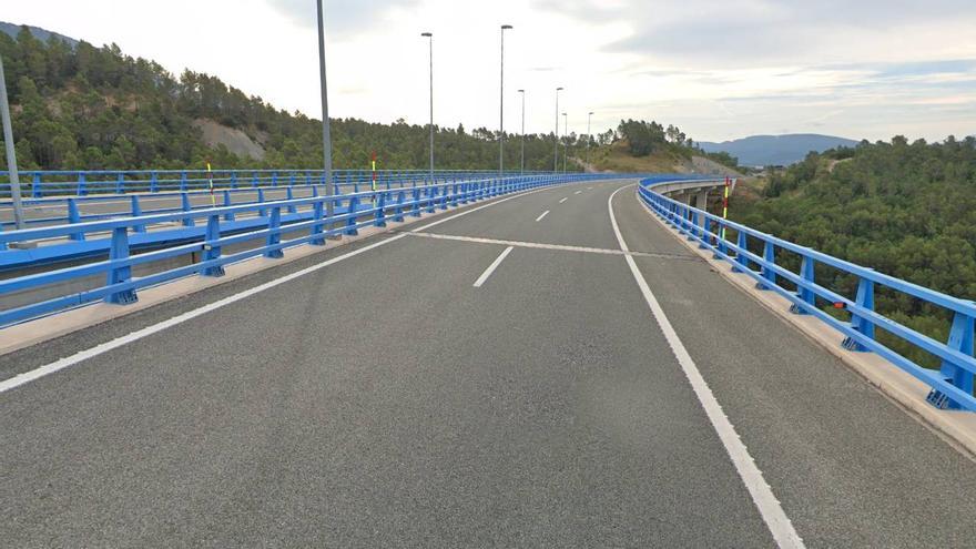 Dos heridos en una salida de vía en Yesa