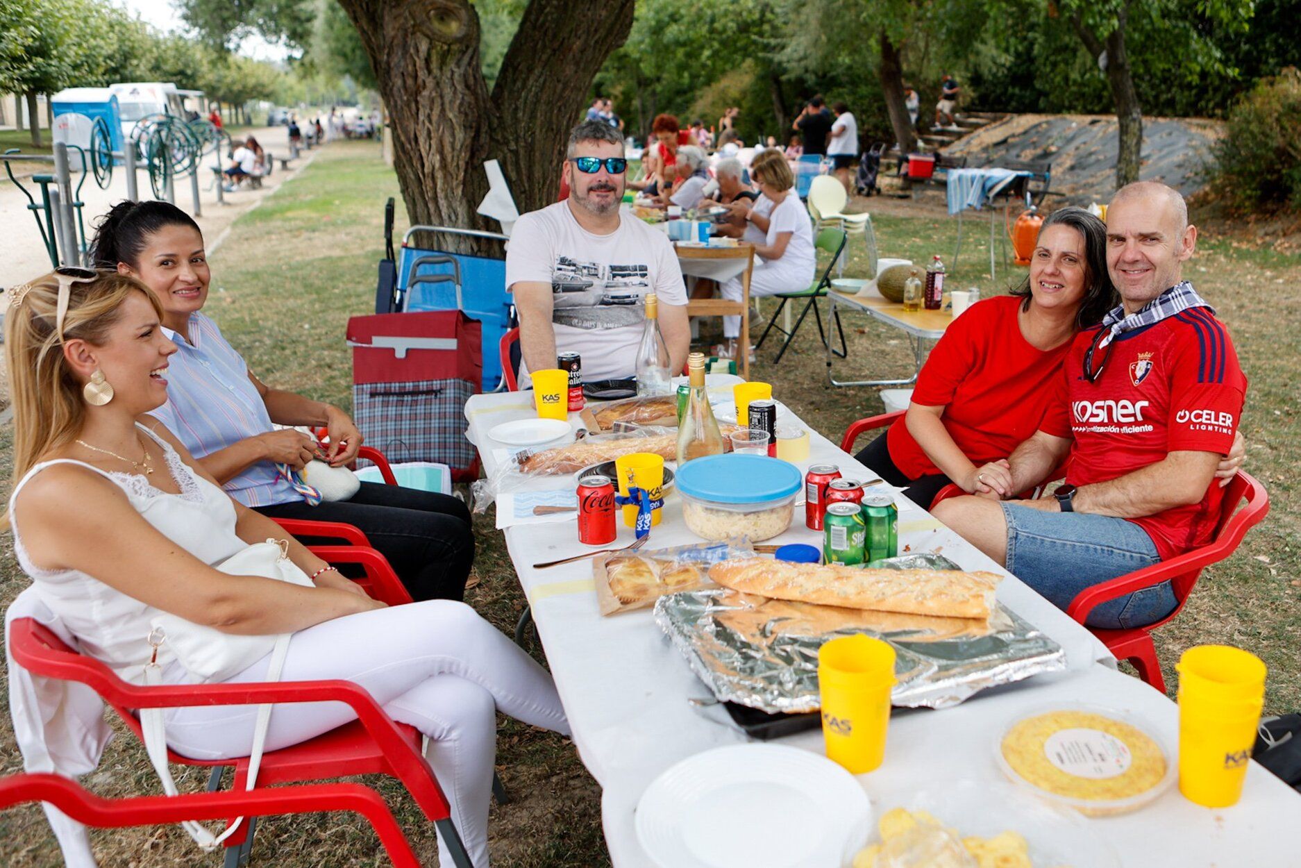 Fotos de la paellada de Mendillorri y de los calderetes de Berriozar este domingo